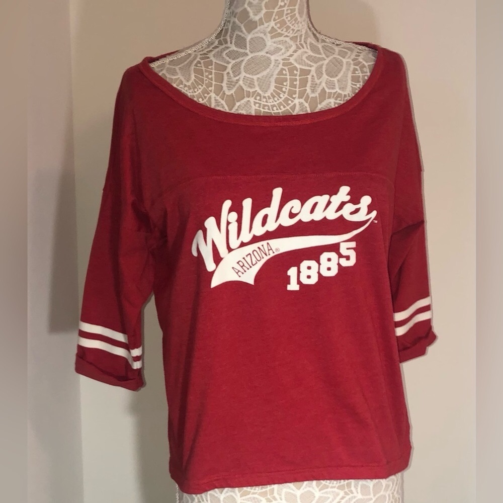 J. America Arizona Wildcats 1885 3/4 Sleeve boatneck top Red Siz…